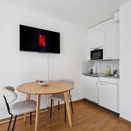 Modern Center - Crown 33 * Zürich