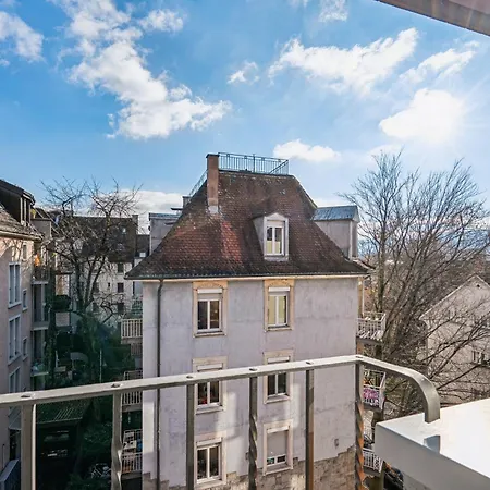 Modern Center - Crown 33 * Zurigo