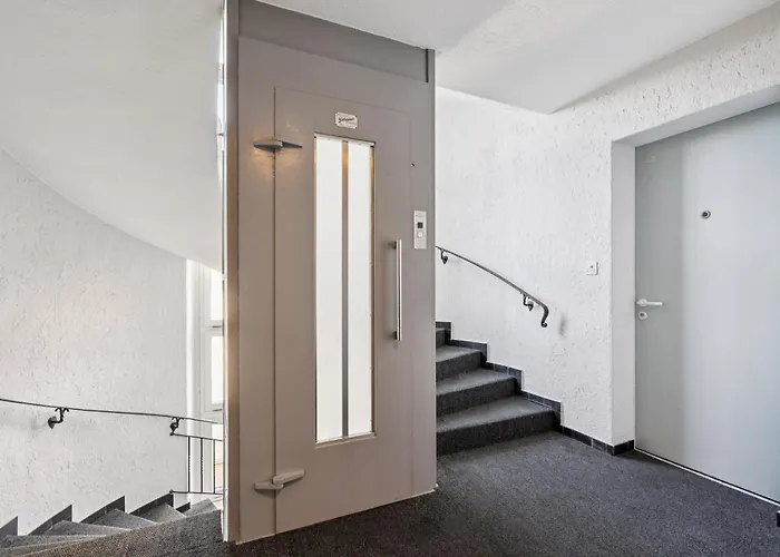 Modern Center - Crown 33 * Zürich