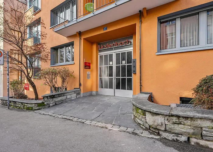 Modern Center - Crown 33 Zürih