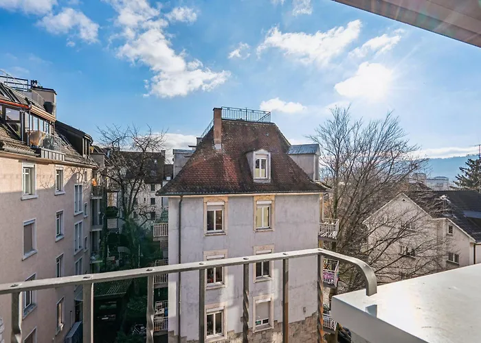 Modern Center - Crown 33 * Zürih