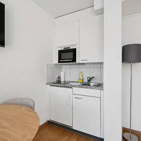 Modern Center - Crown 33 * Zürich
